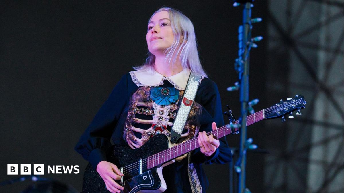 What's it like to hear an unreleased album in a planetarium?